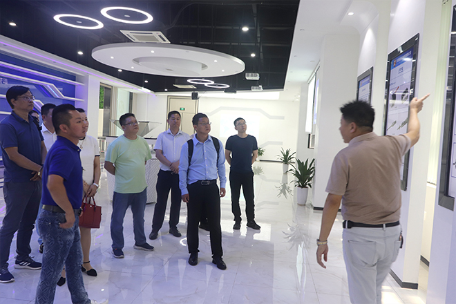 Warmly welcome Suzhou Riying Electronics to visit our company to guide the work!