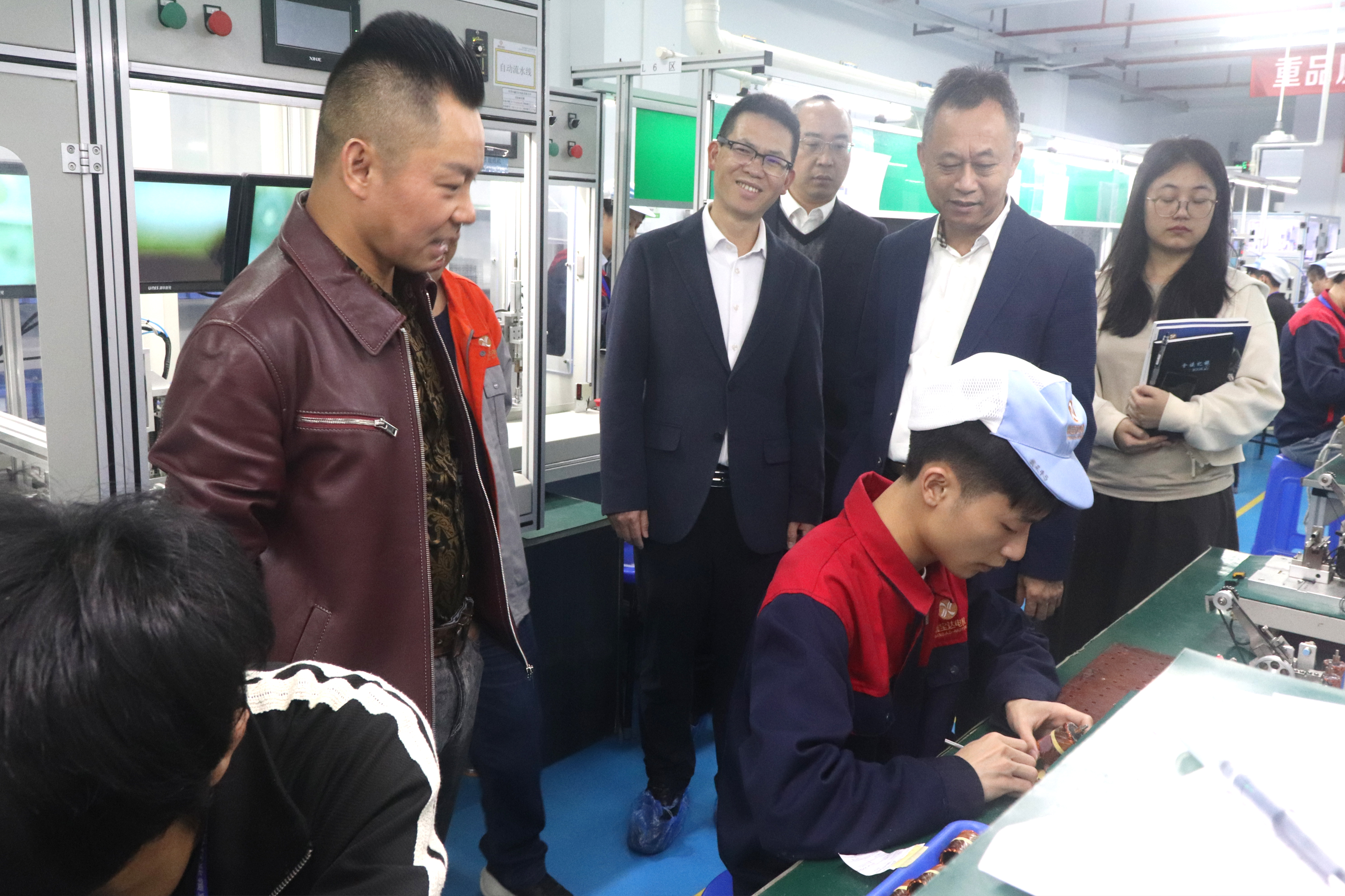 Warmly welcome leaders of Longgang District Federation of Industry and Commerce to visit Xinbaoda an