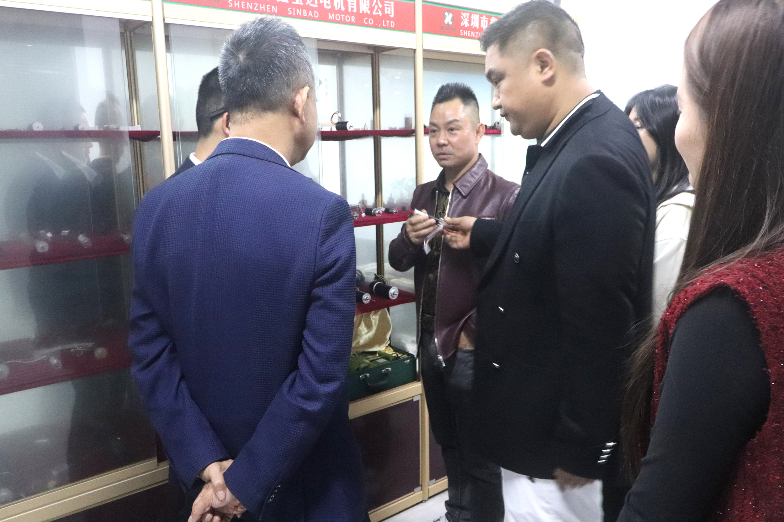 Warmly welcome leaders of Longgang District Federation of Industry and Commerce to visit Xinbaoda an