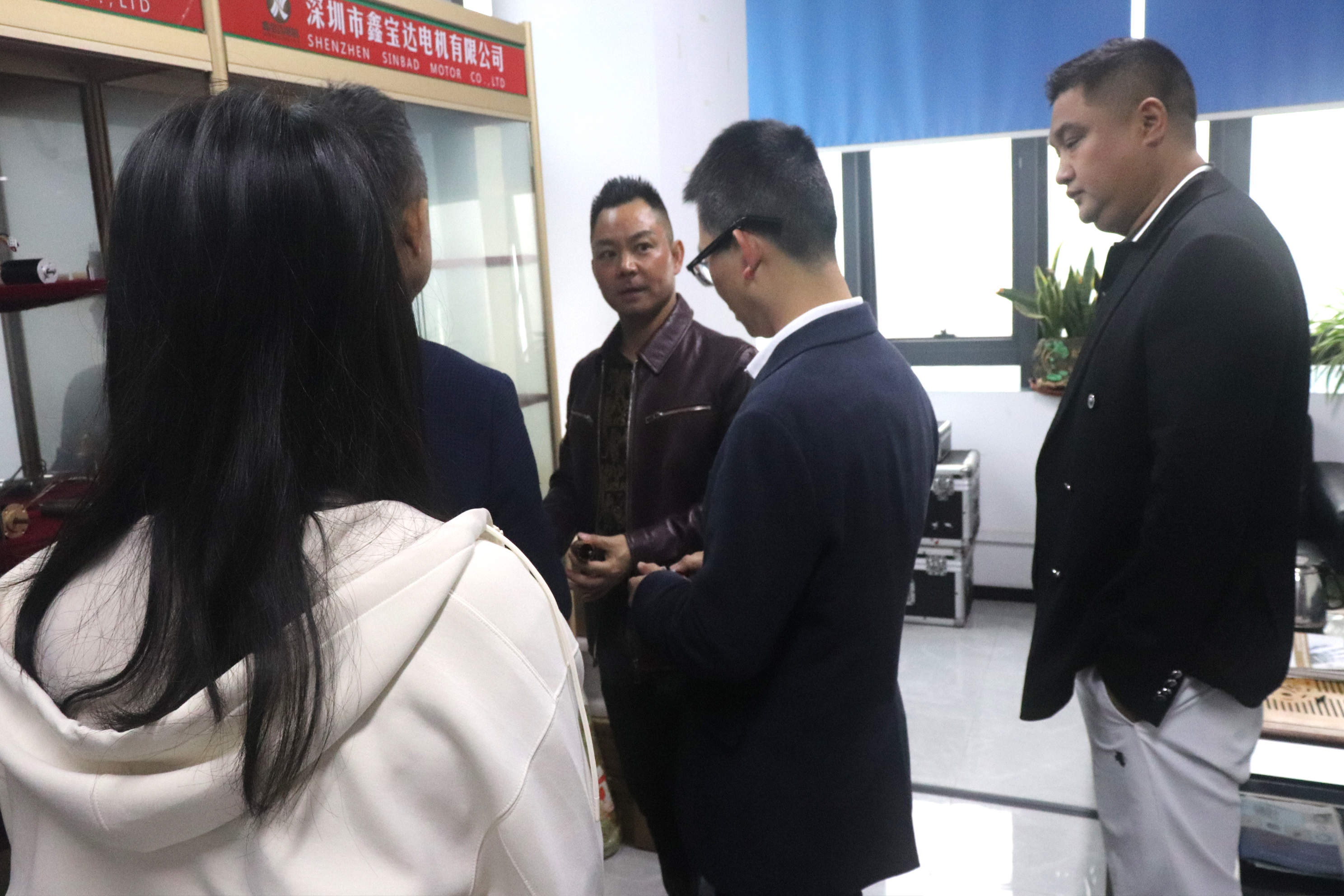 Warmly welcome leaders of Longgang District Federation of Industry and Commerce to visit Xinbaoda an