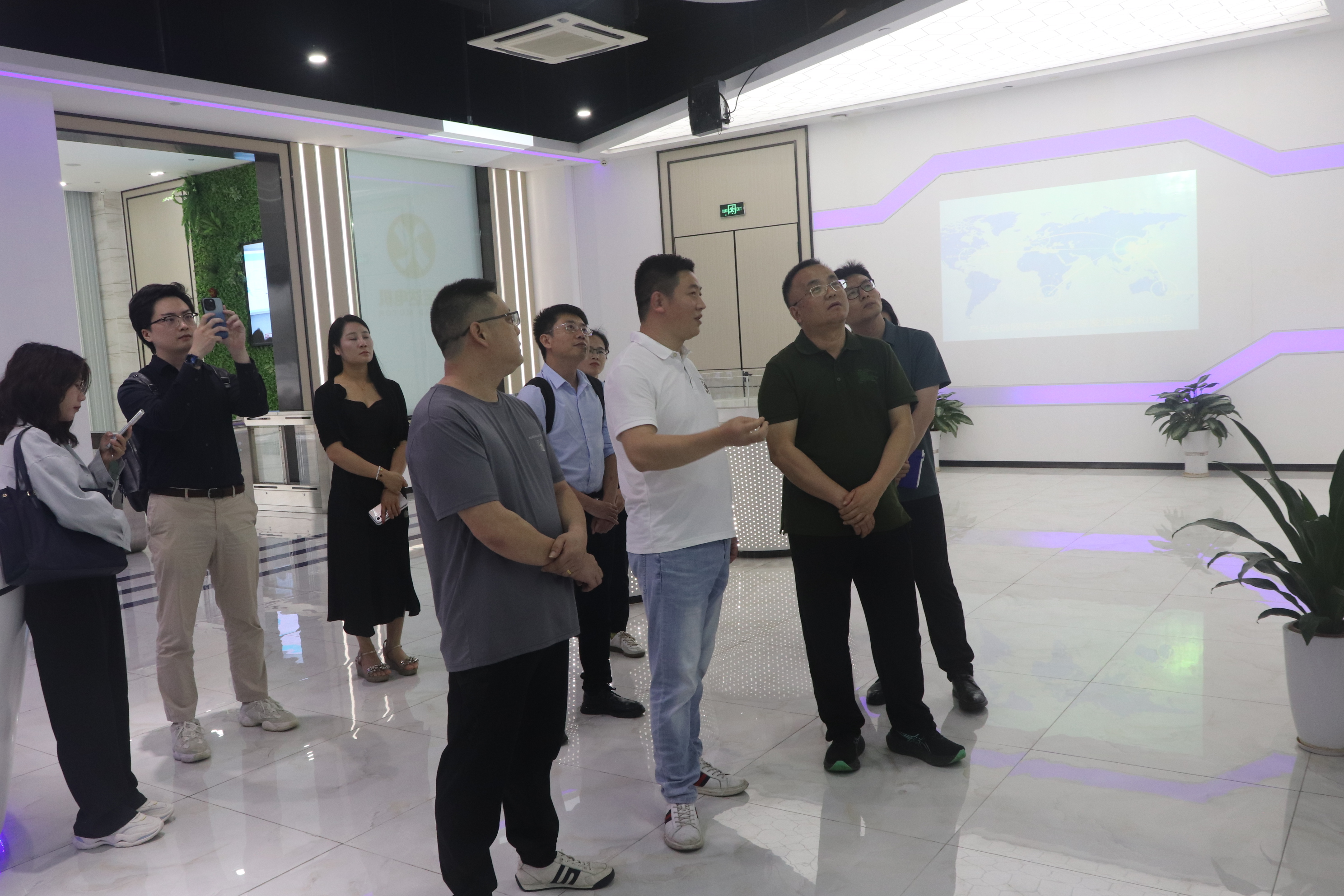 Welcome customers from Shenzhen to visit our company on April 27, 2025 Welcome customers from Shenzhen to visit our company on April 27, 2025