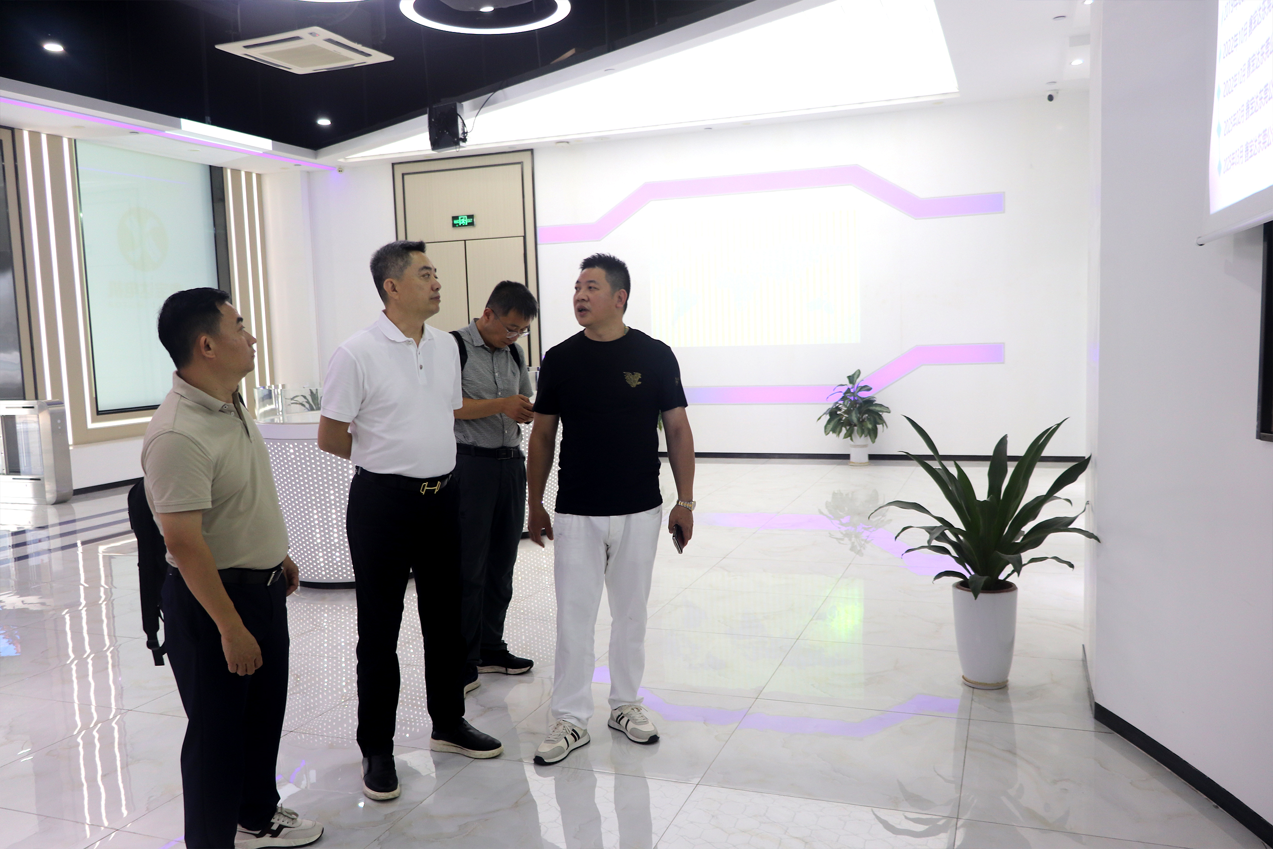 On June 2nd, 2026, a client came to our company to visit and provide guidance on our work.